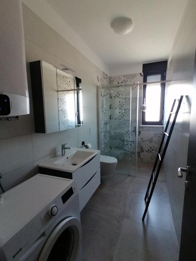 Enjoy Pula - New Apt With Terrace And Free Parking Garage Zewnętrze zdjęcie