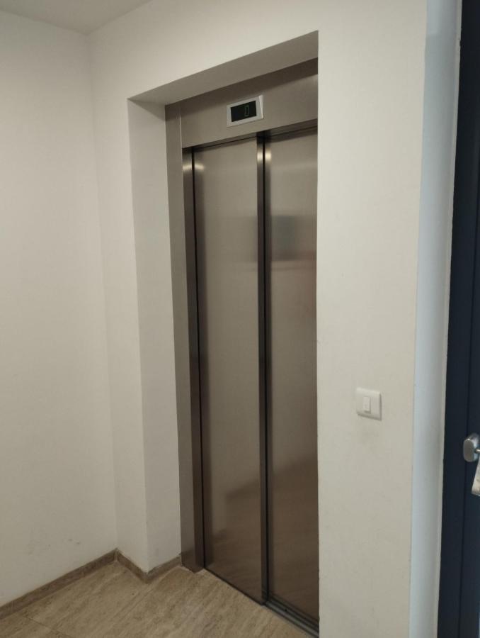 Enjoy Pula - New Apt With Terrace And Free Parking Garage Zewnętrze zdjęcie