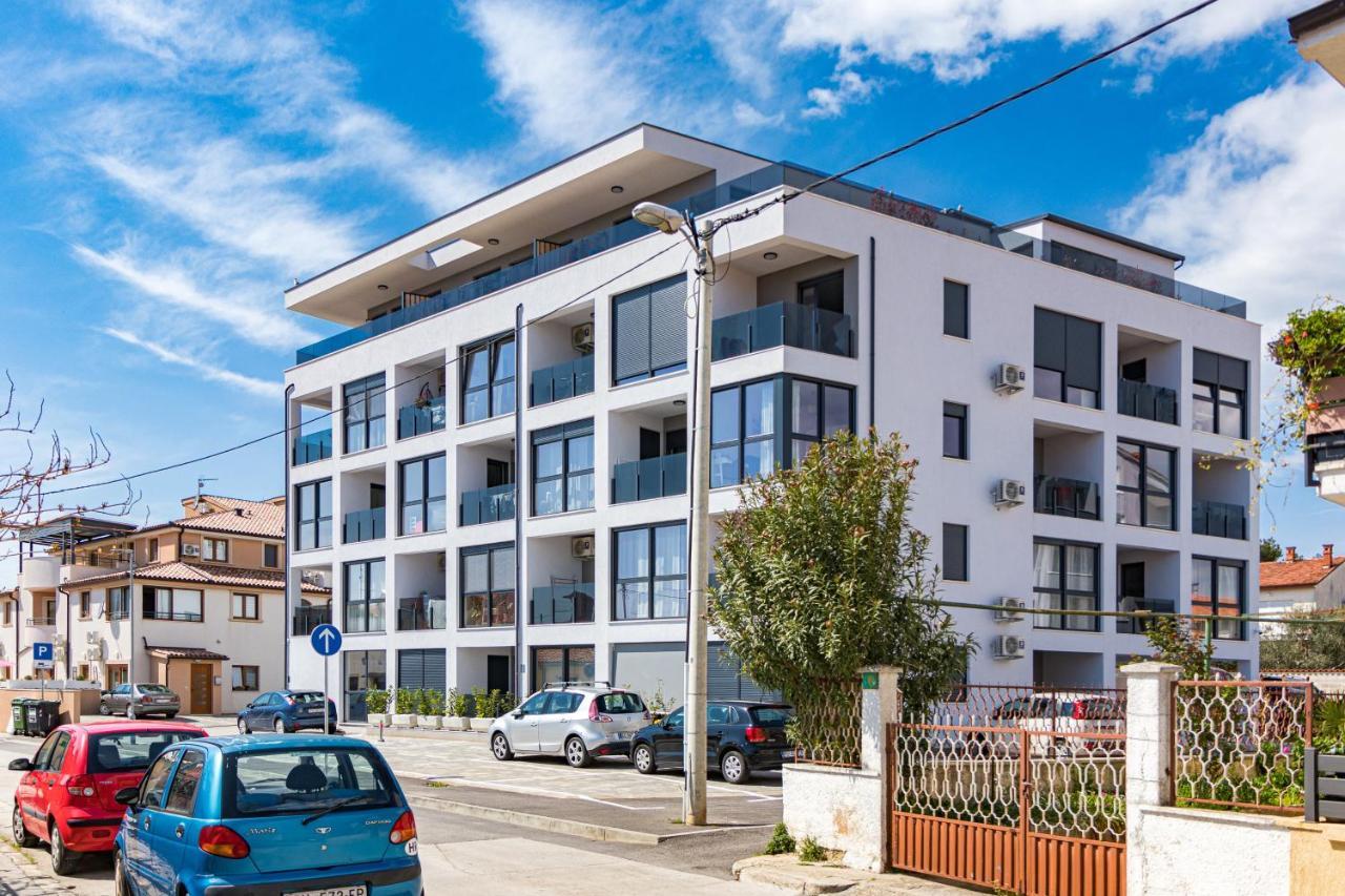Enjoy Pula - New Apt With Terrace And Free Parking Garage Zewnętrze zdjęcie