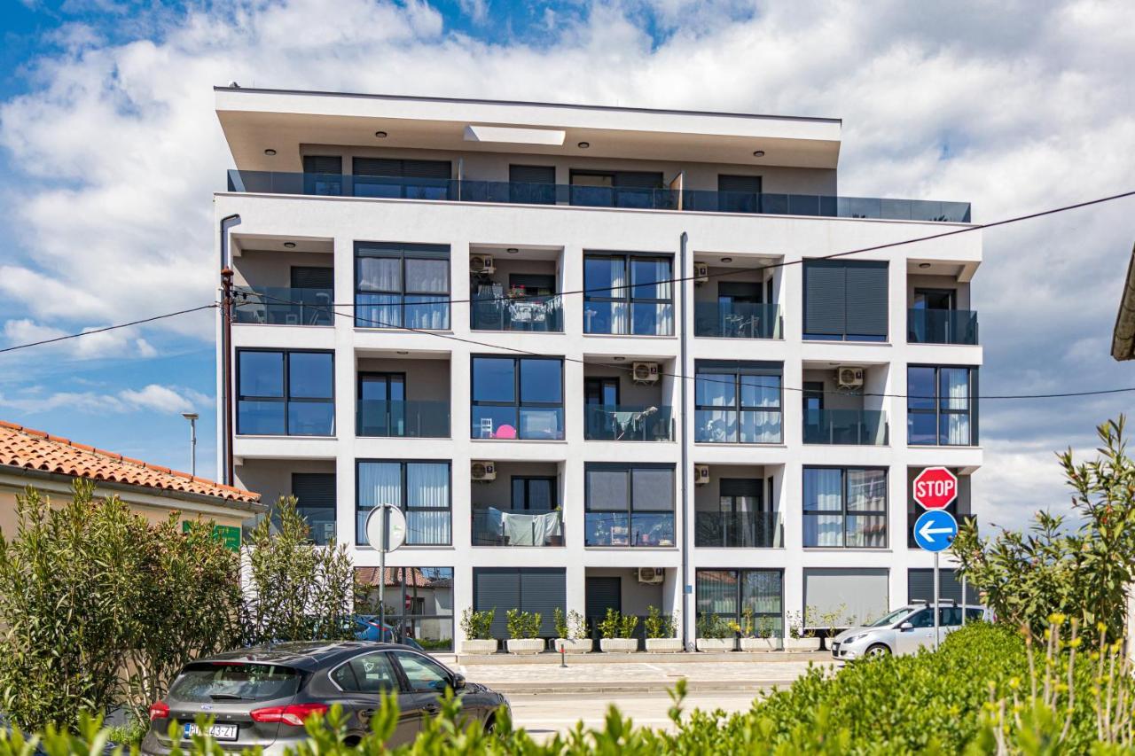 Enjoy Pula - New Apt With Terrace And Free Parking Garage Zewnętrze zdjęcie