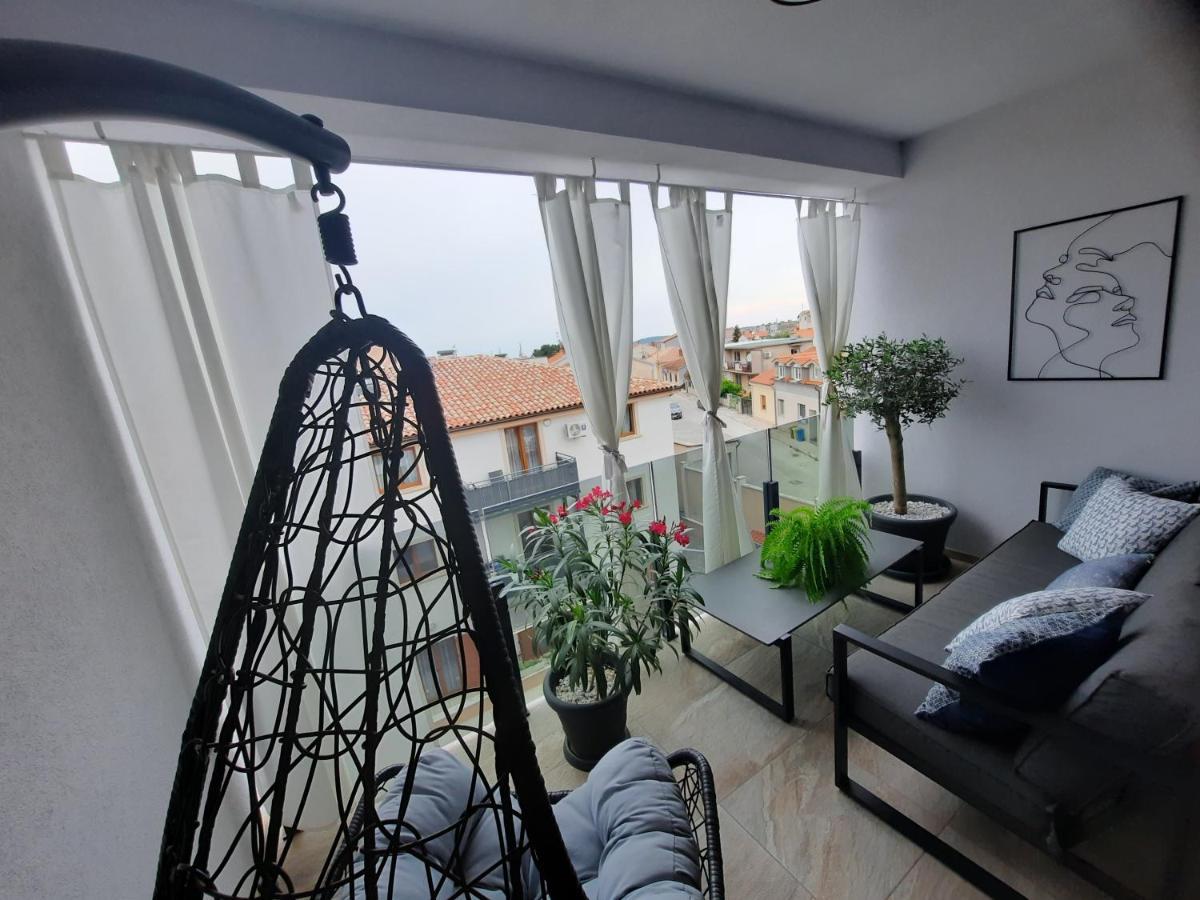 Enjoy Pula - New Apt With Terrace And Free Parking Garage Zewnętrze zdjęcie